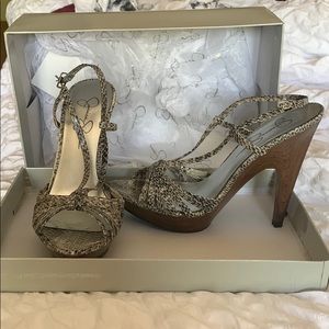 Jessica Simpson black/white snake skin heels 8.5